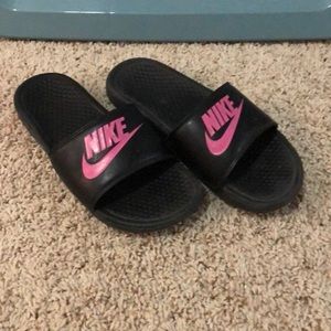 Women's Nike Benassi slides